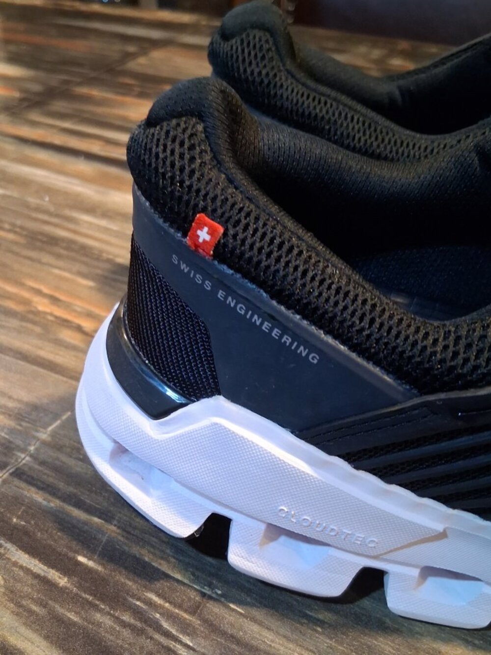 On Running Cloudswift 3 Black White  Size 8.5  LIKE NEW - Picture 3 of 4